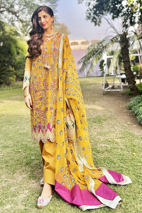 Picture of Mawra Hocane In Gohar